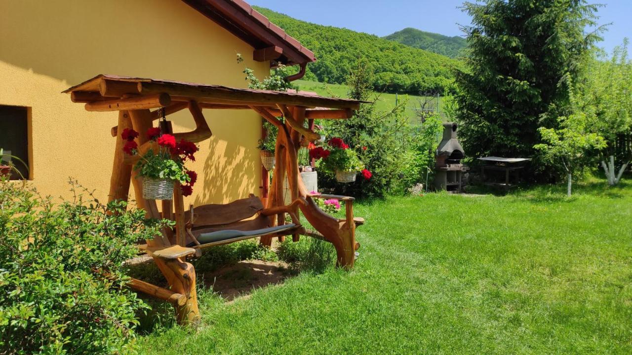 Home Away From Home Gura Rîului Exteriör bild